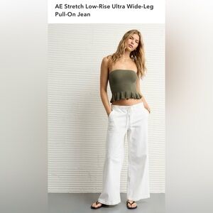 American Eagle Stretch Low-Rise Ultra Wide Leg Jeans in White- NWOT